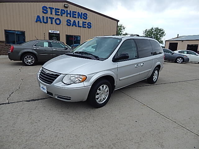 2007 Chrysler Town & Country  - Stephens Automotive Sales